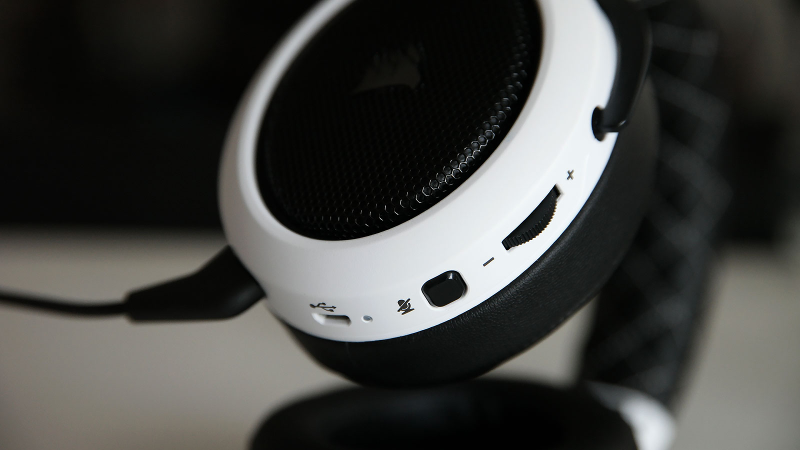 In addition to a power button on the other side, there are handy on-board controls for adjusting volume and muting the mic.